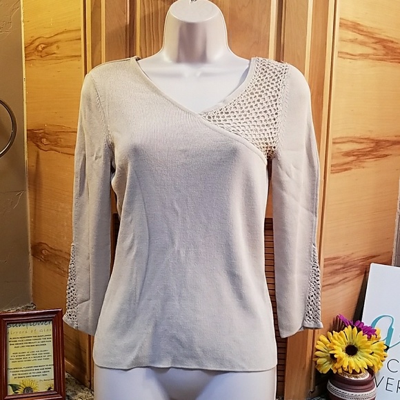 Ruby Cho Sweaters - Ruby Cho light weight v- neck sweater,  small